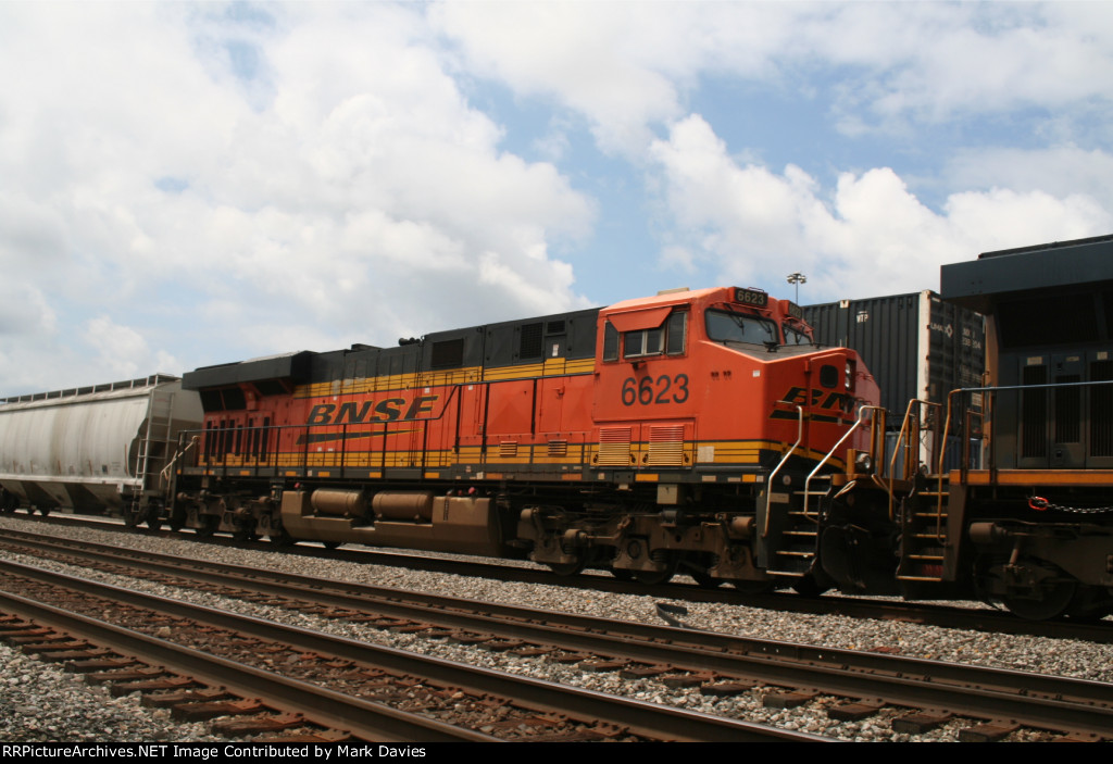 BNSF 6623